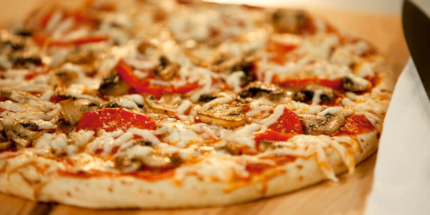 Tangy Tomato and Mushroom Pizza