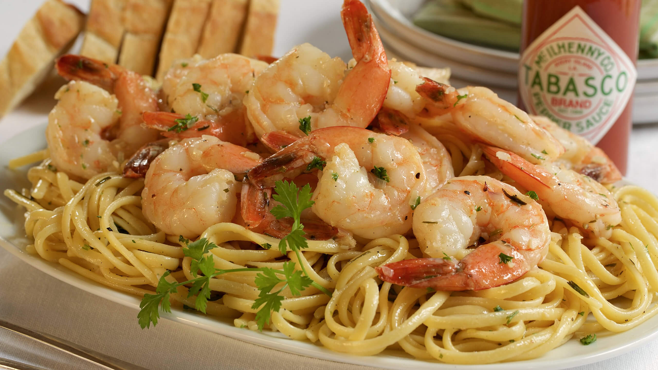 Lemon-Garlic Shrimp Scampi with Linguine