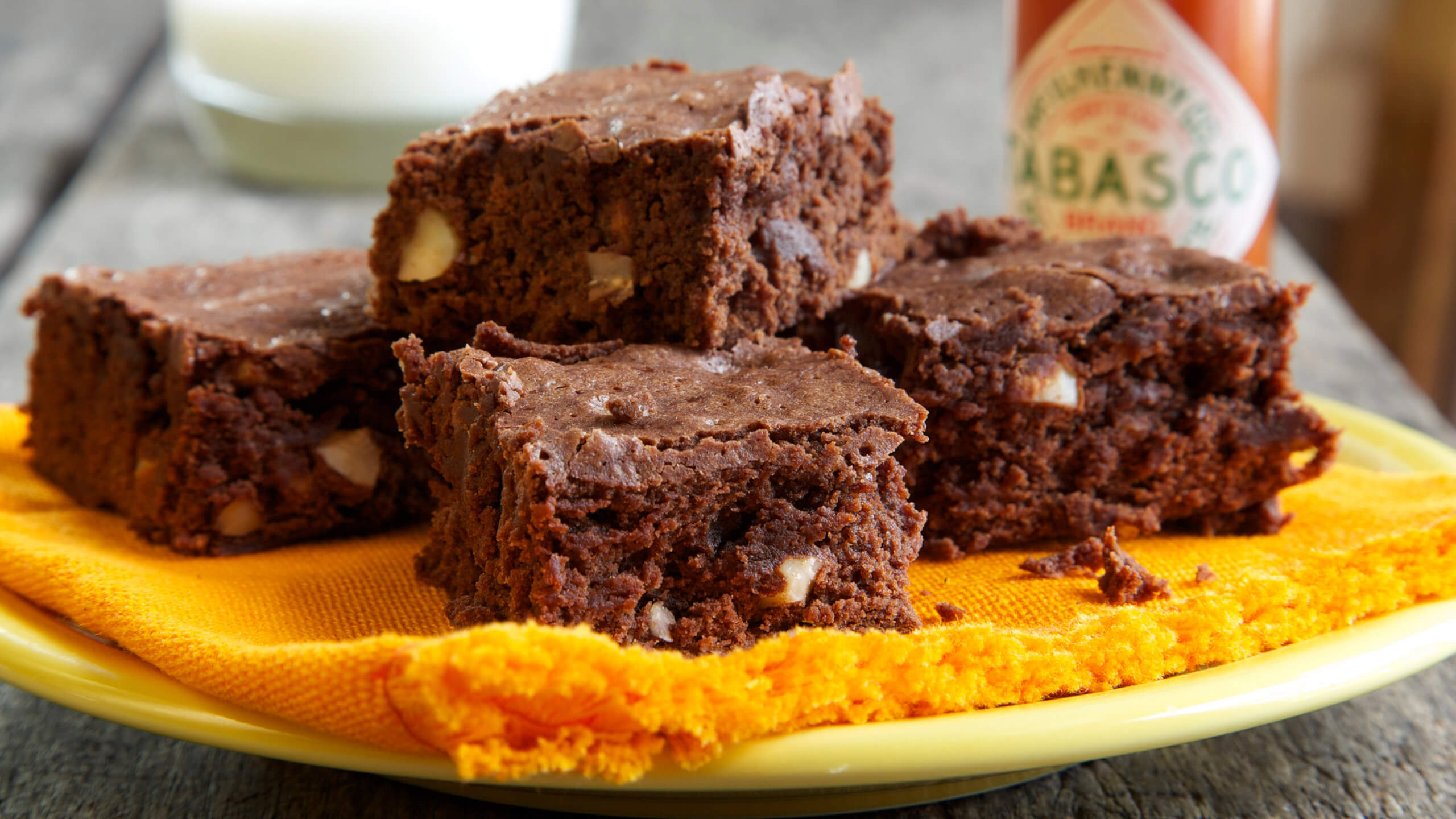 Spicy Almond Brownies