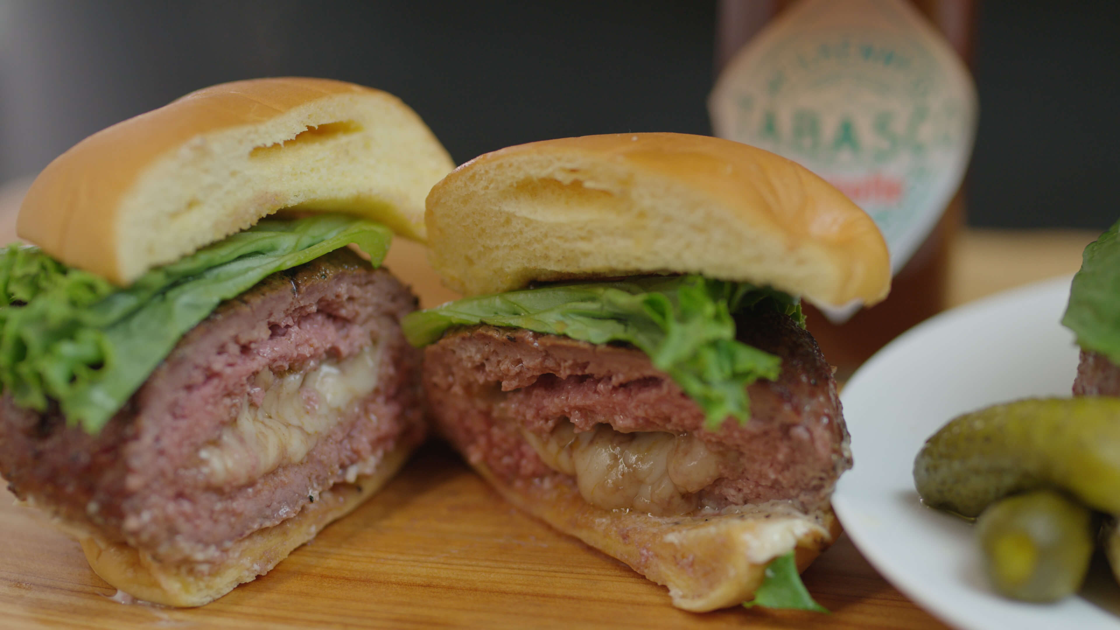 Spicy Cheese-Stuffed Burgers